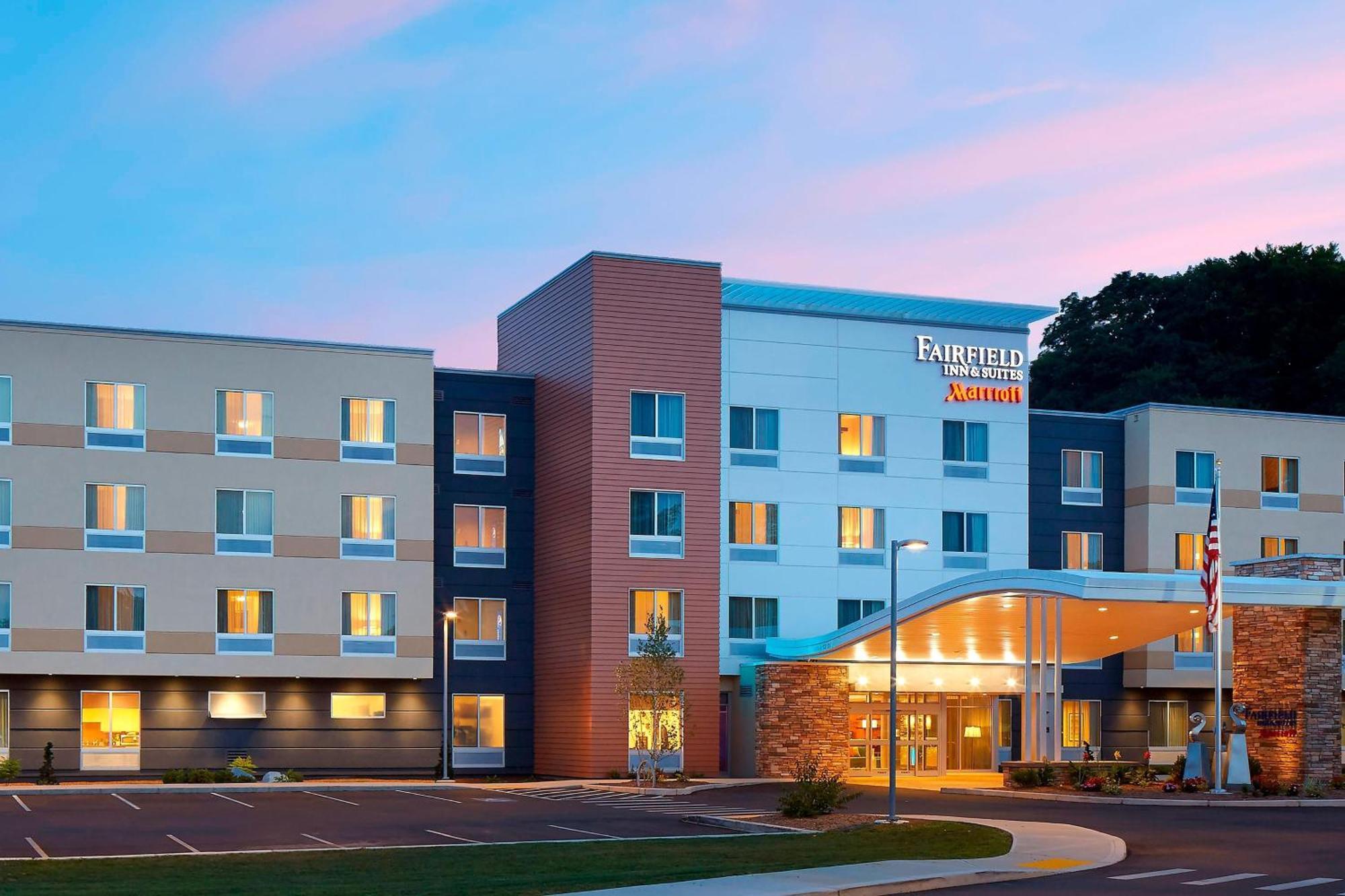 Fairfield Inn & Suites By Marriott Springfield Northampton/Amherst Eksteriør billede