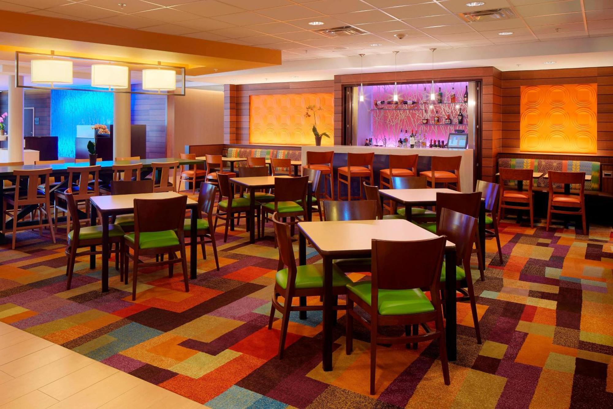 Fairfield Inn & Suites By Marriott Springfield Northampton/Amherst Eksteriør billede